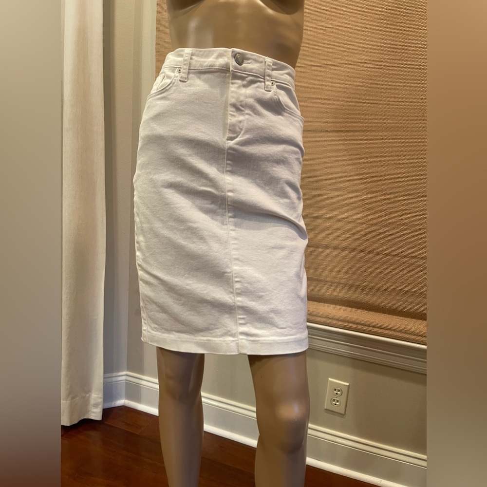 GANT white chino skirt. Size 8